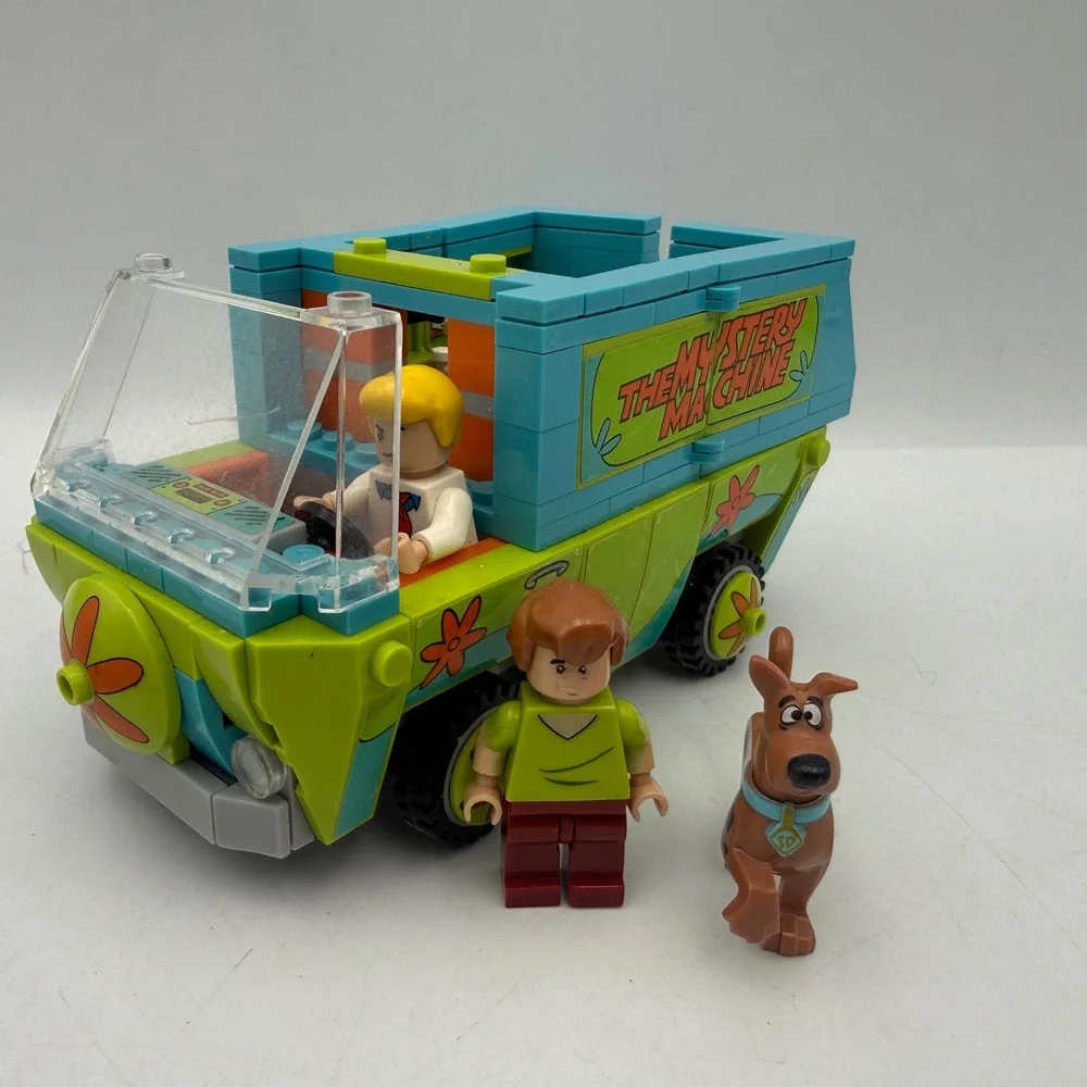 Scooby-Doo The Mystery Machine Fred Shaggy Scooby Minifigures Set